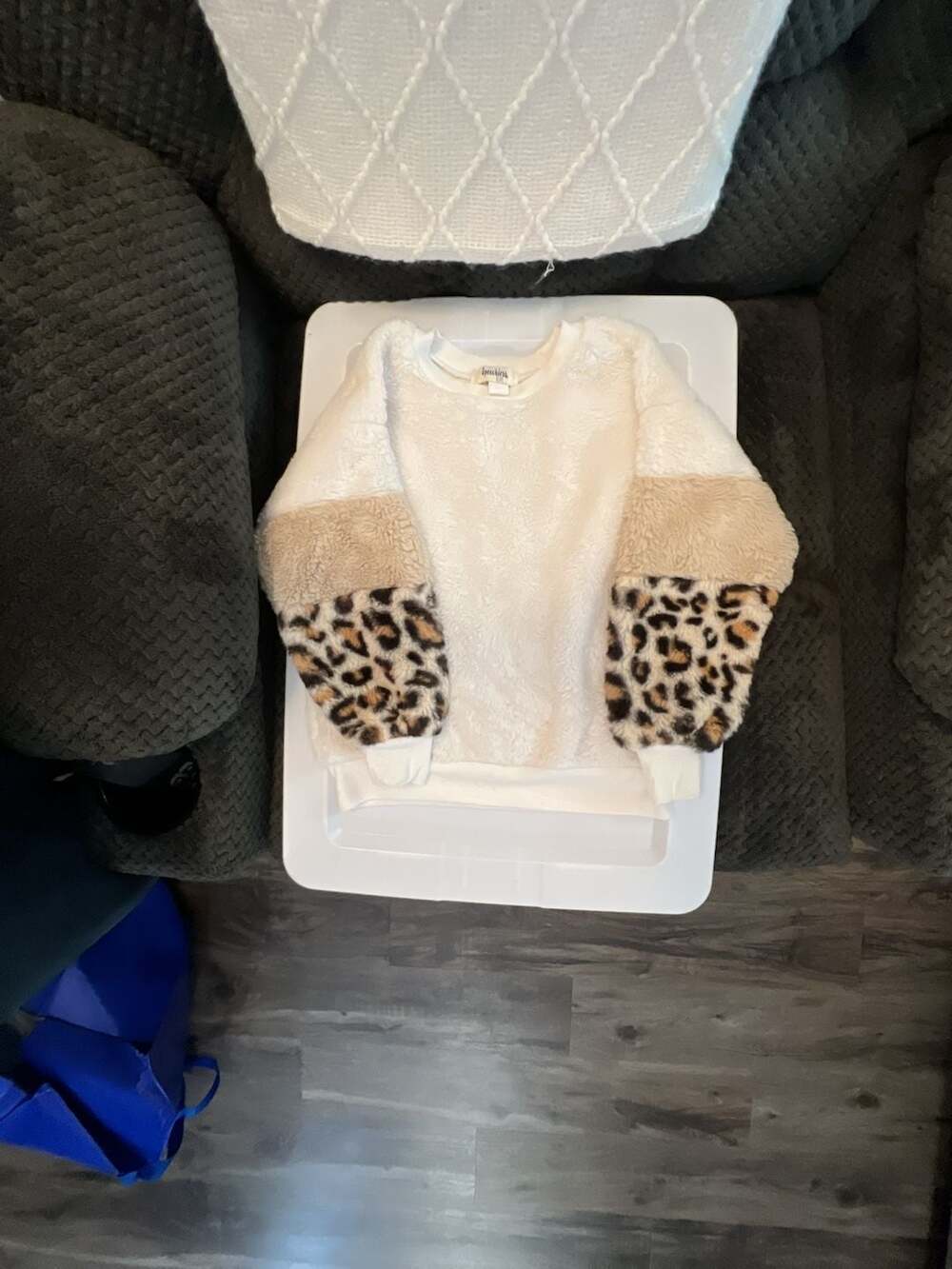 Speechless Sherpa Sweatshirt Size M White Leopard
Size 6X